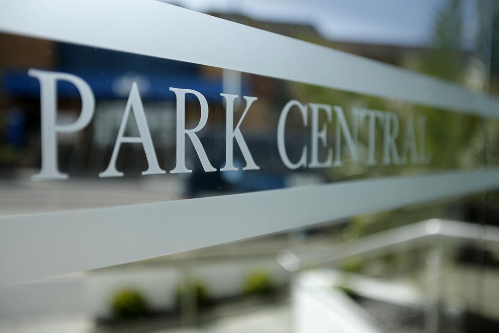 Park Central Hotel Борнмът Екстериор снимка