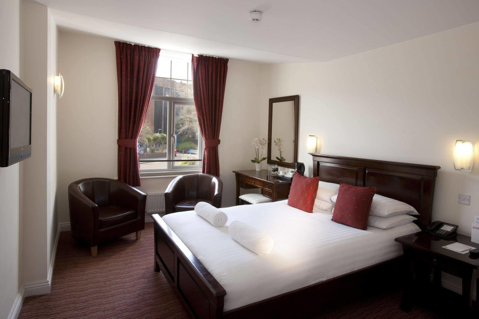 Park Central Hotel Борнмът Екстериор снимка