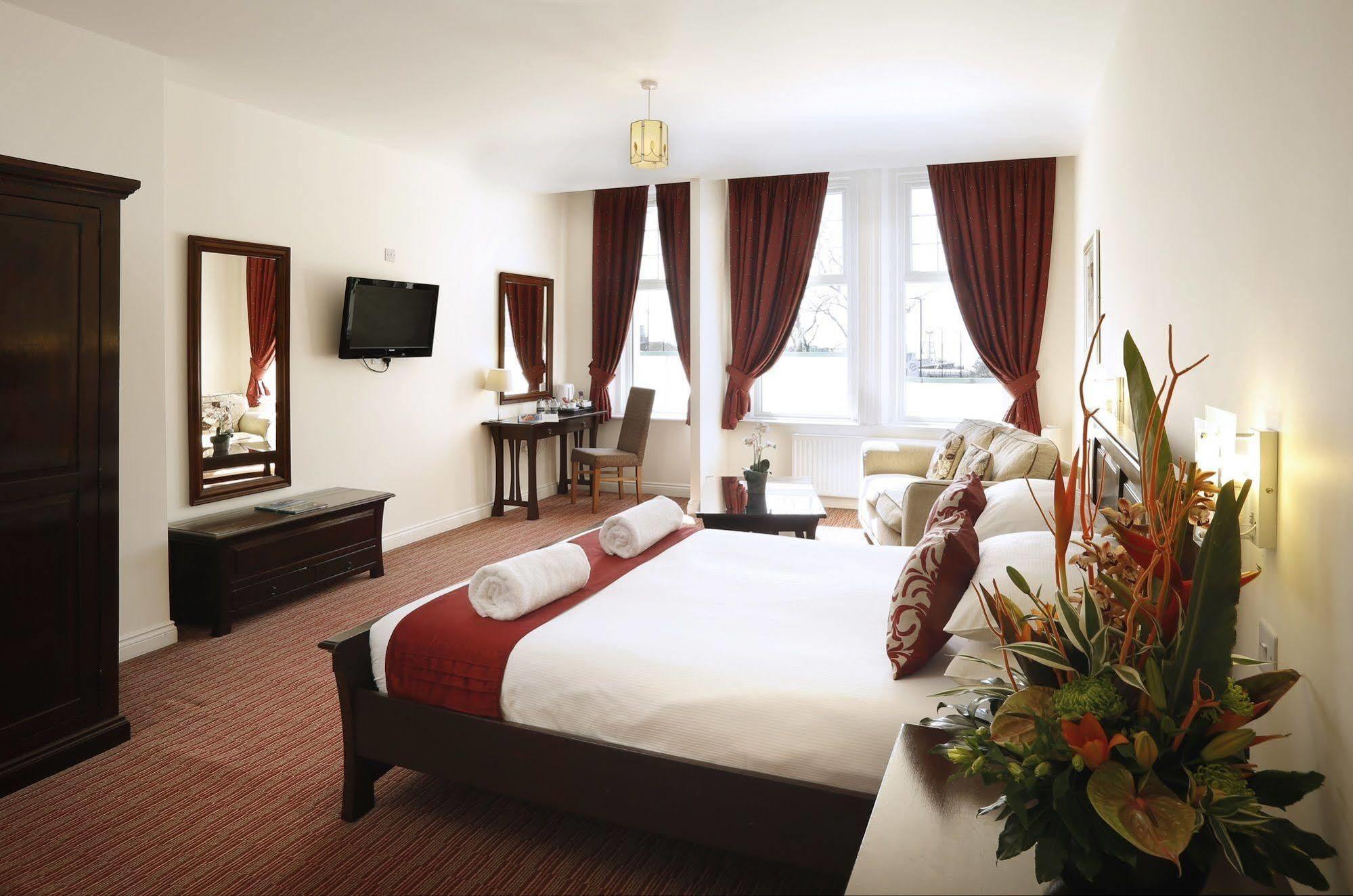 Park Central Hotel Борнмът Екстериор снимка